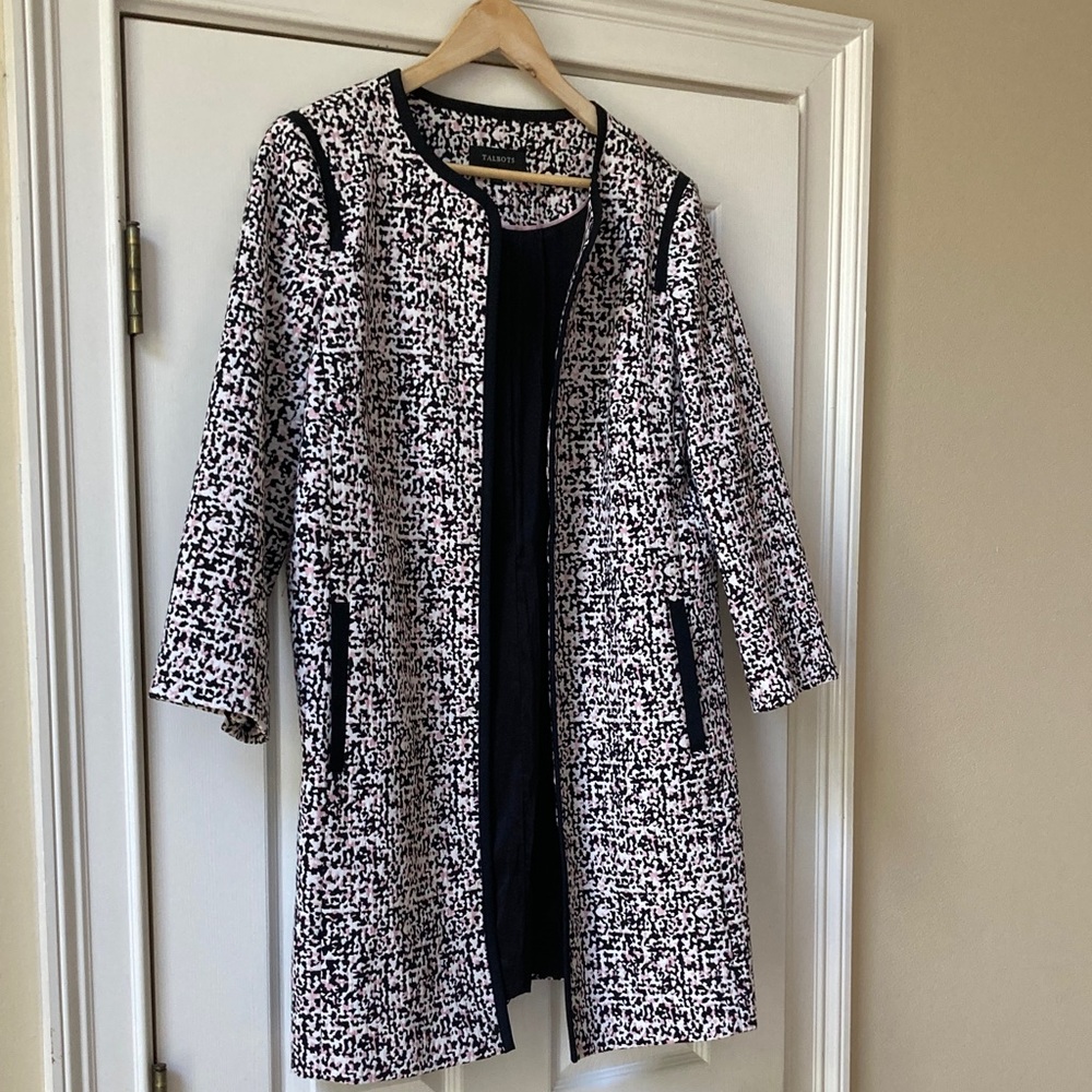 Talbots Pink and Black Textured Jacket. Side pockets 3/4 length sleeves.